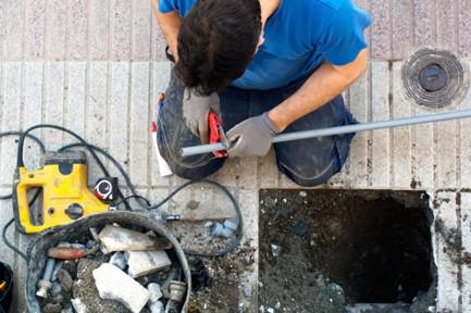Should You Repair or Replace Your Damaged Water Line?