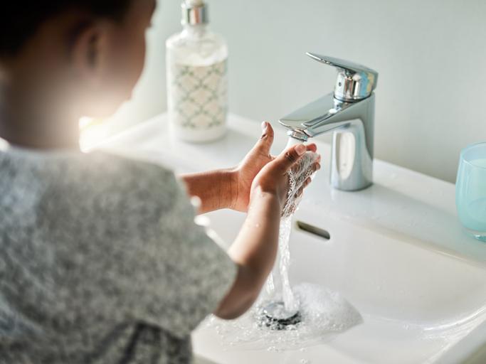 8 Handy Water Conservation Tips For The Bathroom