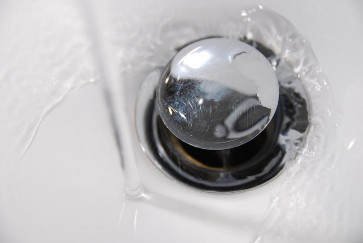 How to Adjust the Sink Stopper in Your Drain Plumbing